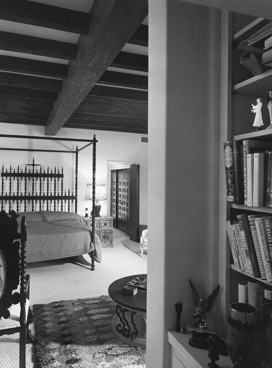 1965 Tucson home photos: Spanish themes throughout